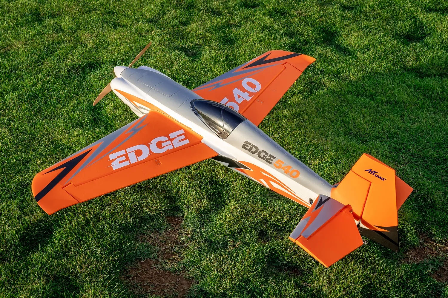 Edge 540 Arrows RC