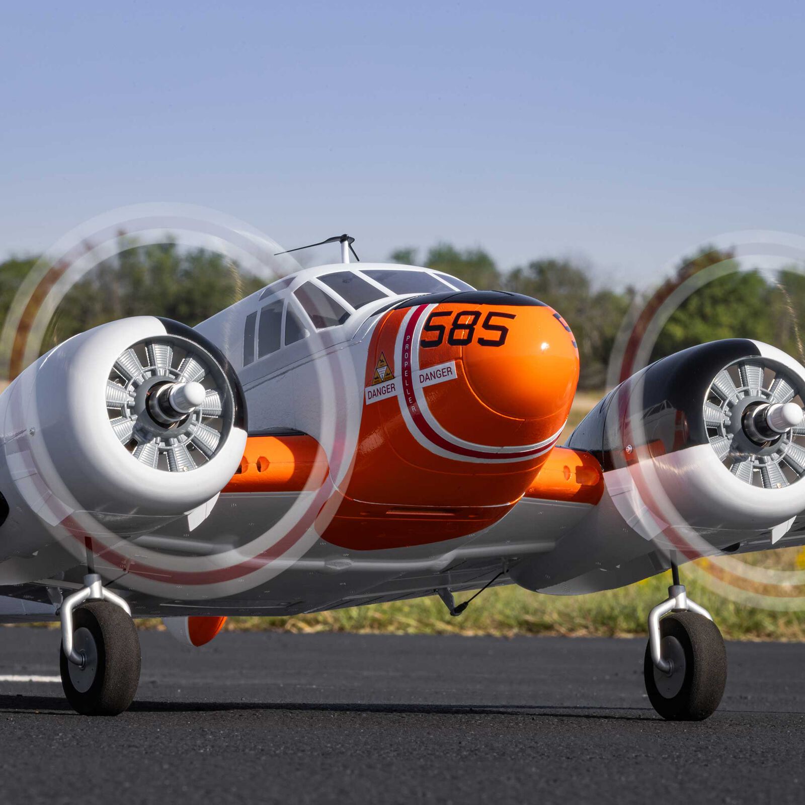 Beechcraft D18/RC-45J E-flite