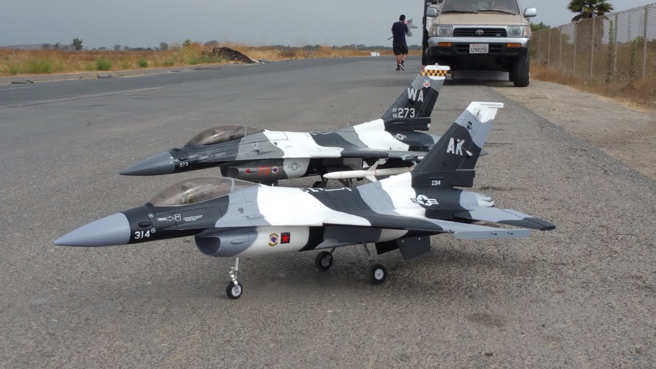 F-16 V2 70mm Freewing Model