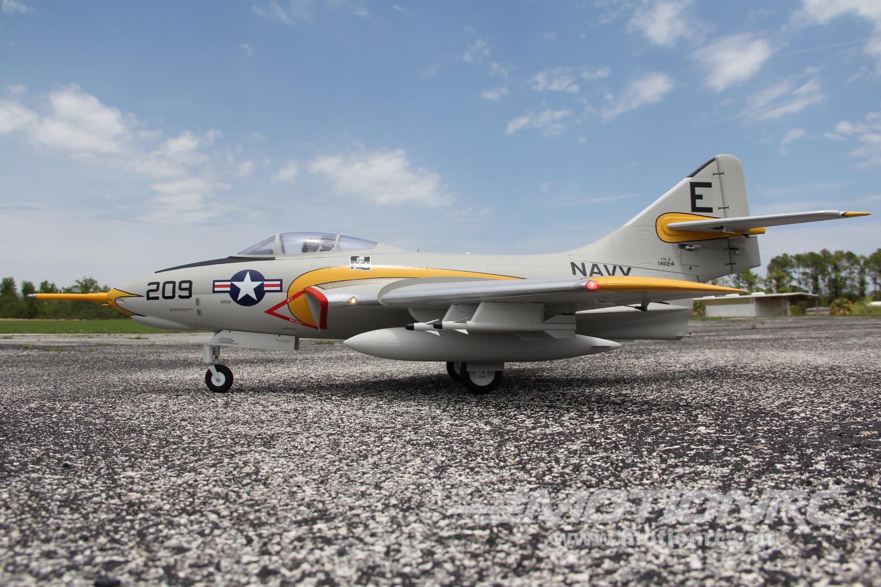 F9F-8 Cougar Super Scale 80mm Freewing Model