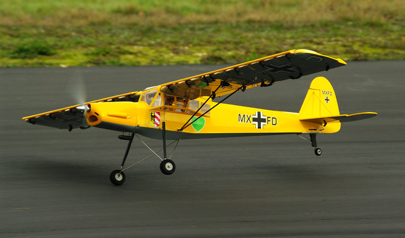 Fieseler Fi-156C Storch V2 Maxford USA