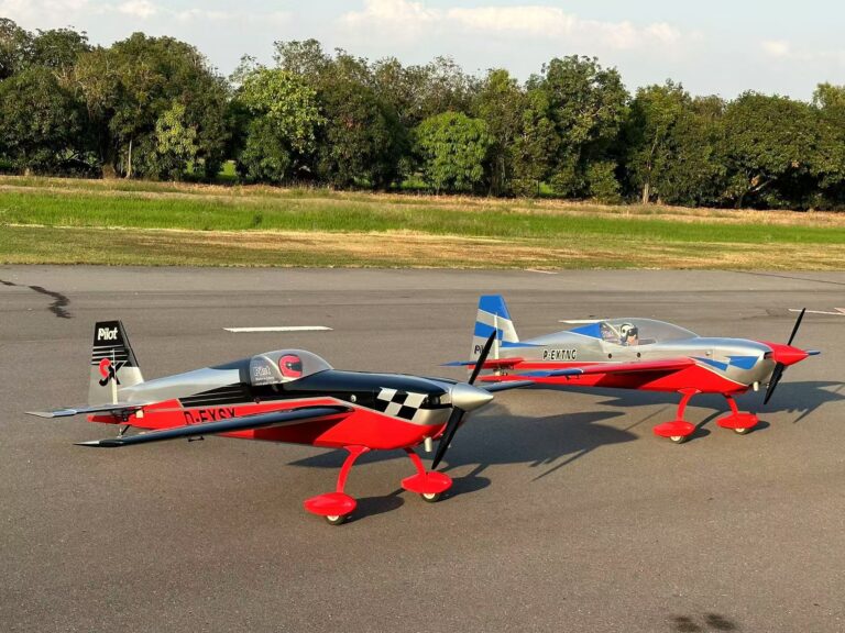 Extra 330 SX 103