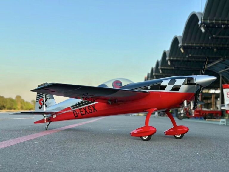 Extra 330 SX 103