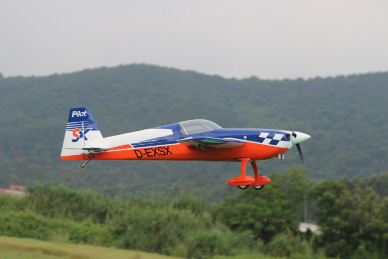 Extra 330 SX 103
