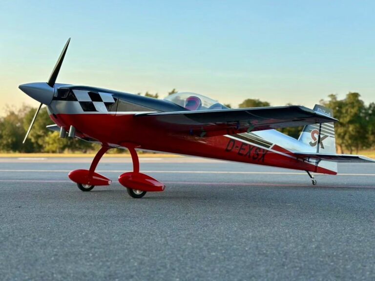 Extra 330 SX 103