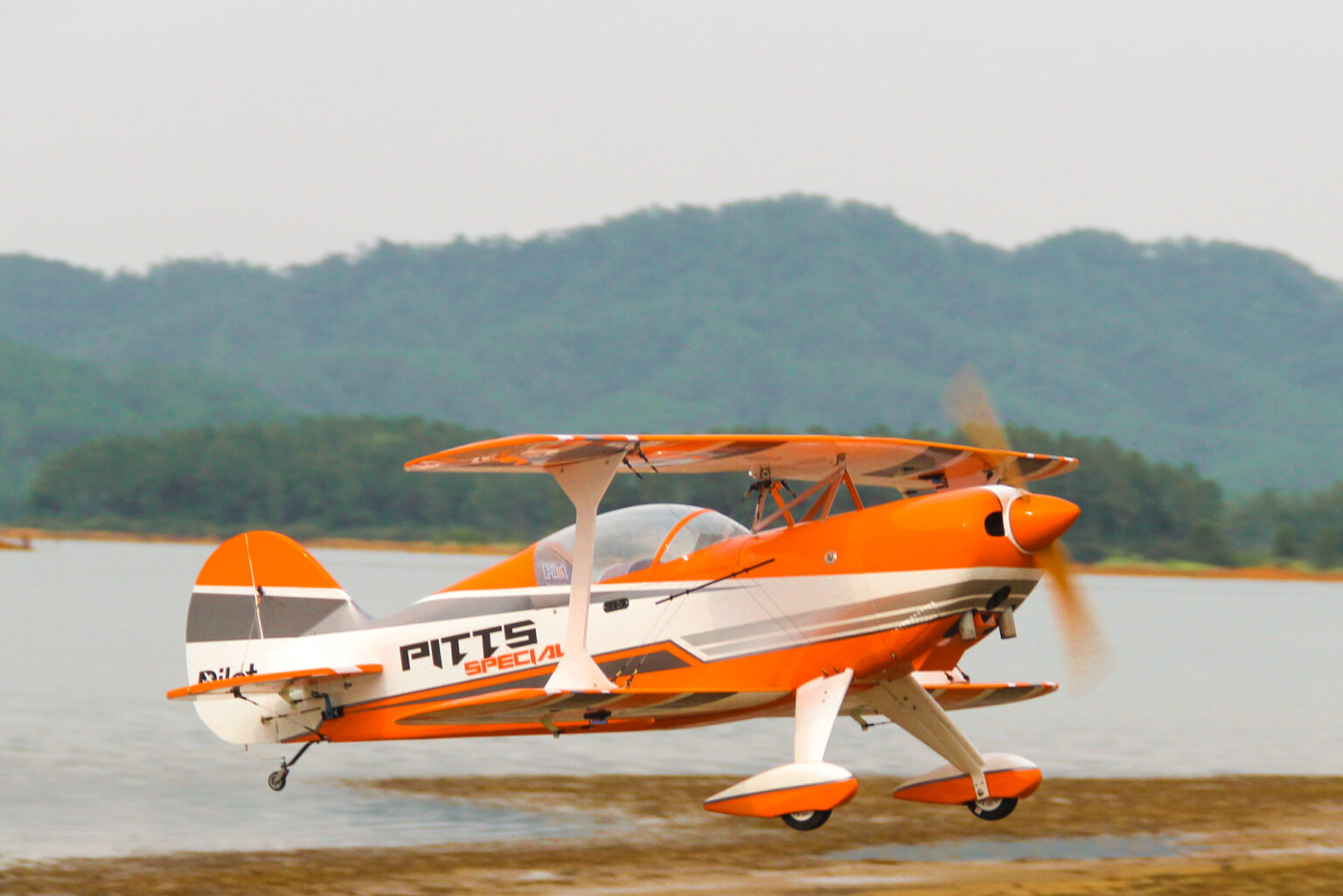 Pitts S2B 73 Pilot RC