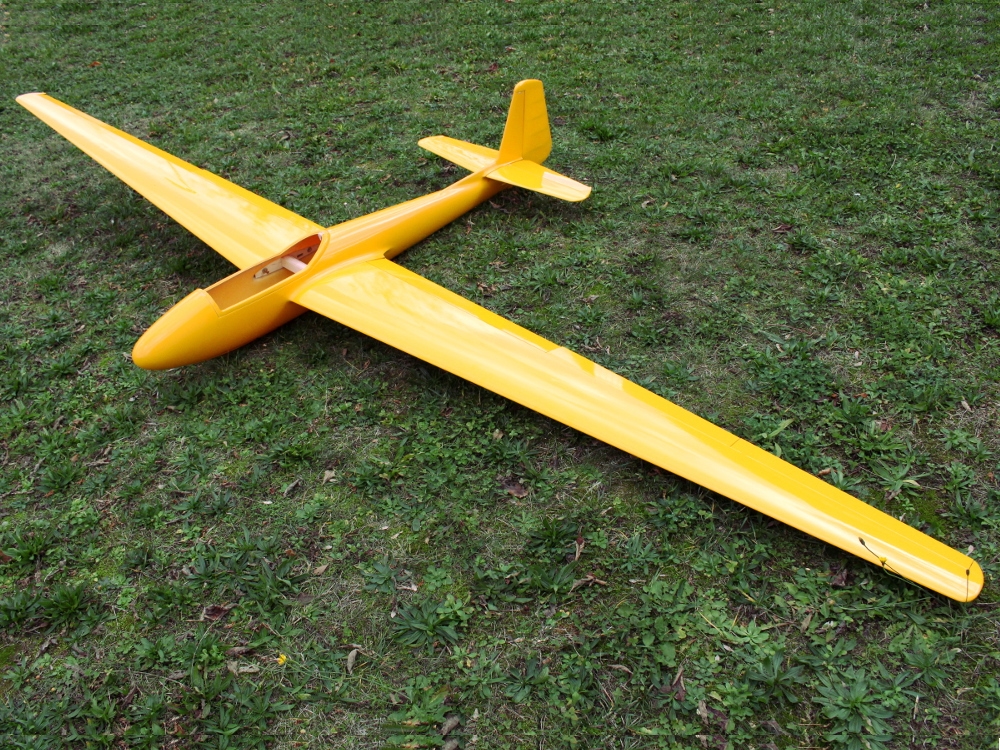 LF-107 Lunak Reichard Modelsport