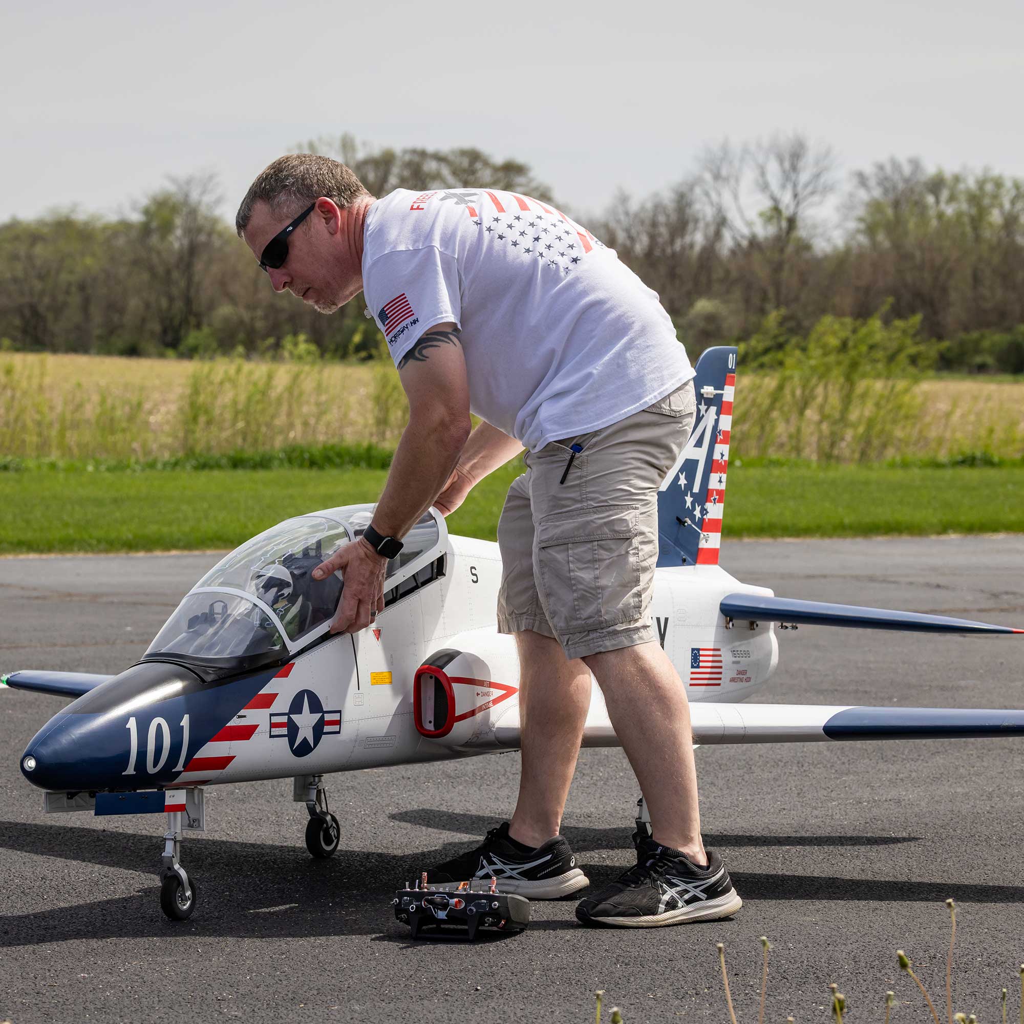 Hawk/T-45 140-160N hangar 9