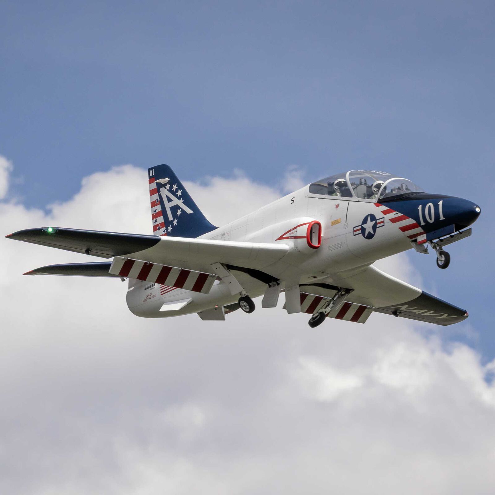 Hawk/T-45 140-160N hangar 9